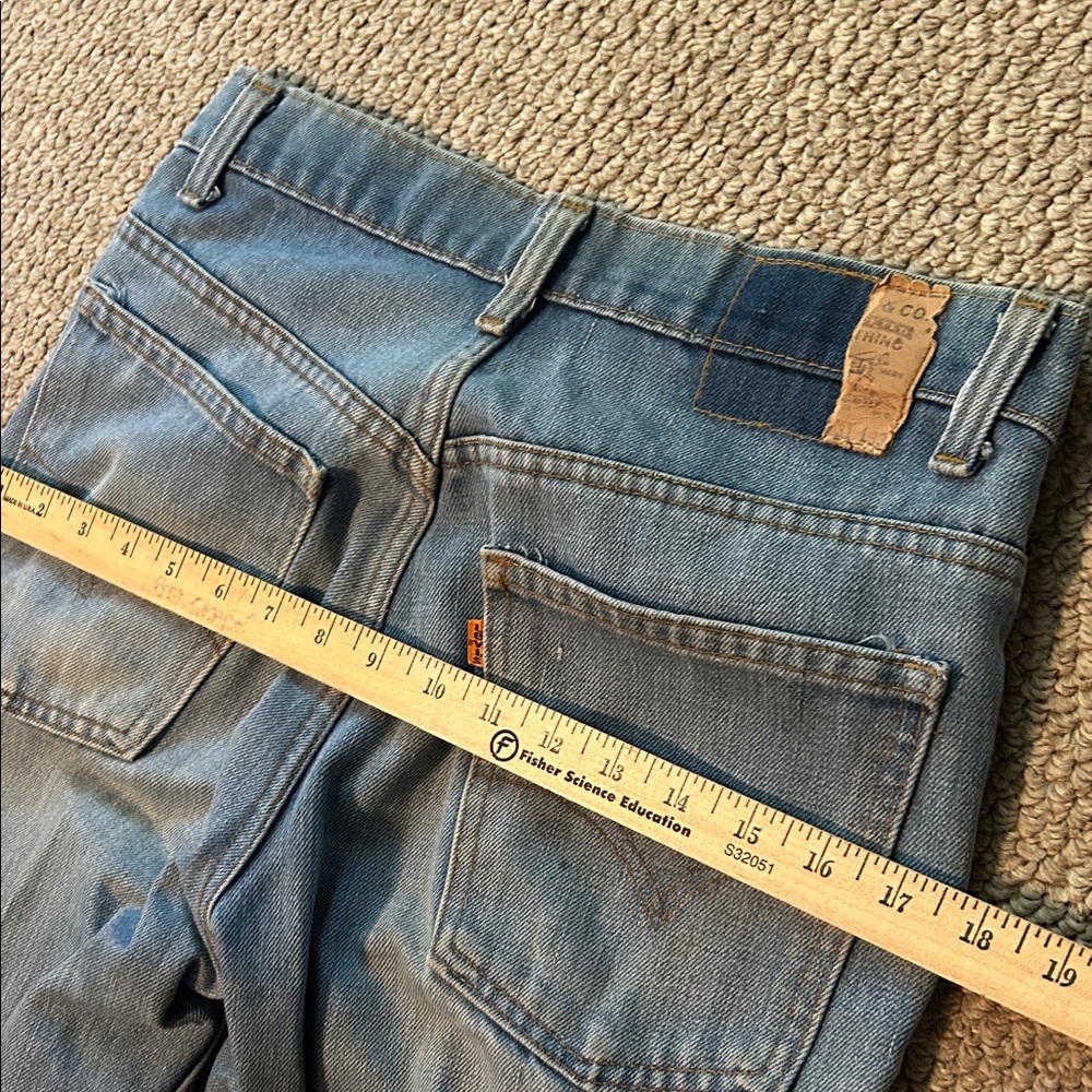 Vintage 1970s Levi's Light Blue Relaxed Jeans - Picture 7 of 16